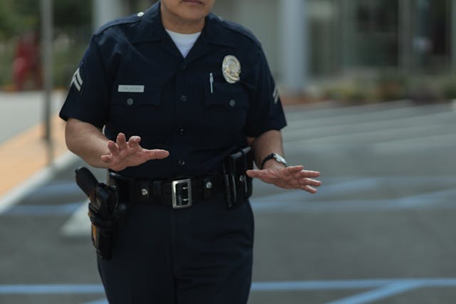 Tonfas in modern security roles