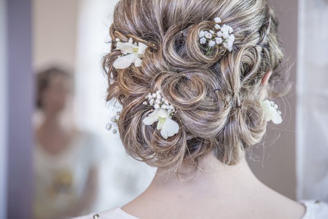 The Veil as a Statement Piece: Tips for a Modern Bride